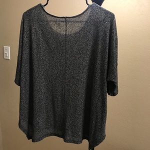 LAST CALL AE Marled Gray Shirt slight crop size L